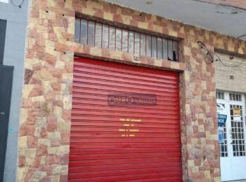 e3bb8163c15d51ad3ec3af23e20648d4393716b7 · Salão Comercial com 92m²