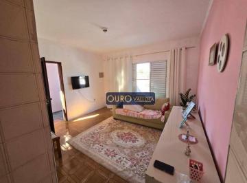 ba912b81495a6987c3b4fbcf676e5d09520e1c4a · Casa com 250m²