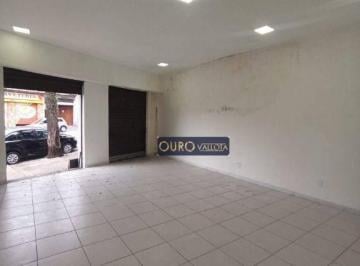 e37465dc23e9303f9f438dc0e0b9f0723bcc3c11 · Salão com 50m²