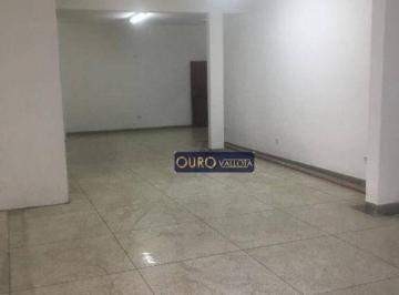 b72fbfcb3f6f535c3793485f34a25254402333dc · Salão com 150m²