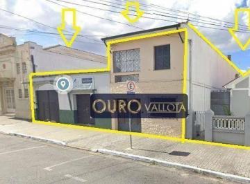 f801e9d04915035751279fed8b20852928ef59b8 · Terreno com 3 construções