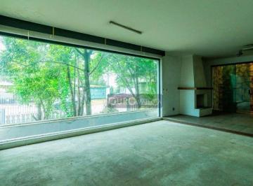 519a7041b886c18ec99582f7e9f5d30deb464074 · Sobrado com 575m²