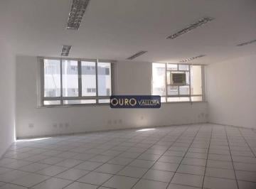 09992d34266ac79e453f8121d30d0741061e8ca8 · Conjunto Comercial com 615m²