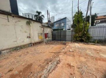 e5ea2aeab242b6202ad22ee28a5ae29b4669817b · Terreno com 468m²