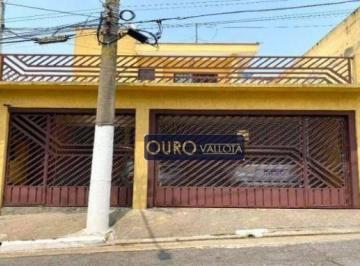 c52a8b6d561072d812706df35ac34ce12b30e32c · Sobrado com 182m²