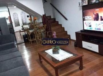 eef099aaee03902c0d58c407416edb5792da37da · Sobrado com 175m²