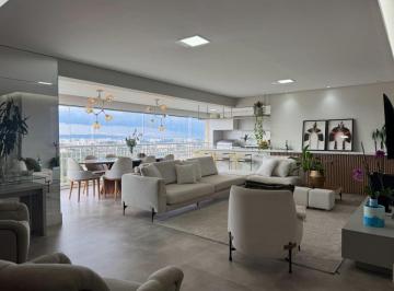 Apartamento de 3 quartos, São Paulo · Apartamento de 181 m² com 3 suítes a venda