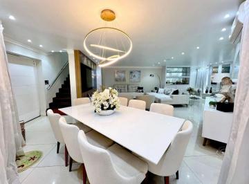 Casa de 4 quartos, São Paulo · Sobrado à venda no Condomínio Mirante do Horto com 500m², 4 quartos sendo 1 suíte, piscina e 5 vagas