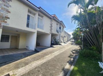 Casa de 2 quartos, São Paulo · Casa de 180 m² com 2 quartos à venda no Jardim Ivana