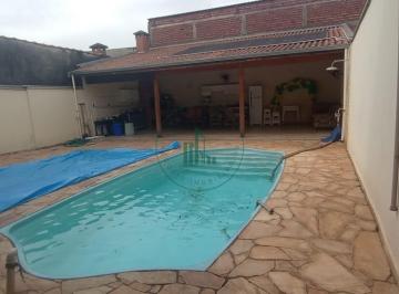 Casa · 130m² · 4 Quartos · 3 Vagas · Casa com 4 Dormitórios, Suíte e Piscina