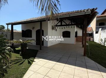 Casa · 480m² · 3 Quartos · 4 Vagas · Casa Colonial com 3 Suítes e Cozinha Planejada à Venda | Itaipuaçu