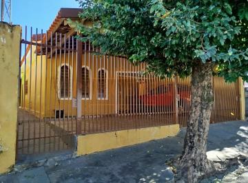 Casa · 188m² · 2 Quartos · 2 Vagas · Casa para alugar em Dona Amélia de 188.00m² com 2 Quartos e 2 Garagens