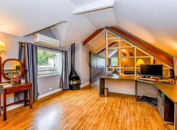 Casa de 4 quartos, Curitiba · Casa de Alto Padrão em Condomínio no Campo Comprido | 303 m² e 4 Suítes