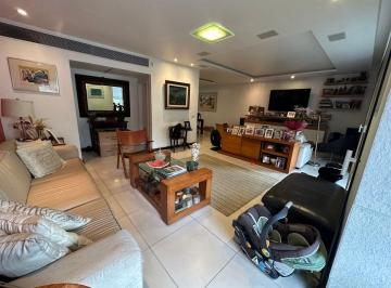 Apartamento de 4 quartos, Rio de Janeiro · Grande oportunidade de 4 quartos sendo 2 suítes no Cosme velho
