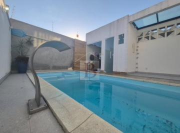 Foto 01 · Oportunidade única: Casa de 3 quartos com suíte e 2 vagas de garagem em Piratininga, Niterói-RJ!