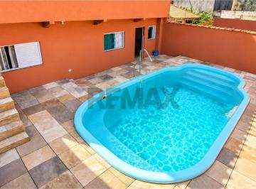 Casa · 323m² · 5 Quartos · 5 Vagas · "Encante-se com Seu Novo Lar em Peruíbe!"