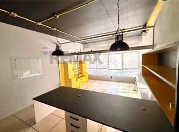 Comercial · 39m² · 3 Quartos · REMAX aluga Sala Comercial térrea, com 39 m², banheiro privativo e vagas de garagem, no Condomínio P