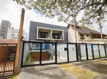 Casa · 261m² · 3 Quartos · 2 Vagas · Sobrado com 3 quartos no Bacacheri