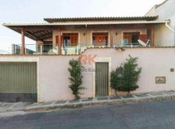 Casa · 220m² · 3 Quartos · 3 Vagas · Casa Duplex de Alto Padrão à Venda