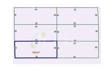 Terreno · 250m² · Terreno em Declive com 2 Casas Antigas Habitáveis no Parque João Ramalho, medindo 250m²