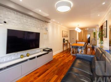 Apartamento · 108m² · 3 Quartos · 1 Vaga · Apartamento totalmente reformado ensolarado com 1 vaga e vista aberta na Rua Maria Antônia