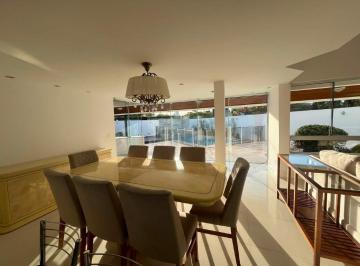 Casa · 330m² · 4 Quartos · 3 Vagas · Casa 4 quartos em Córrego Grande, Florianópolis | 