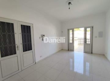 Casa · 72m² · 2 Quartos · CASA ACESSO POR ESCADA SEM GARAGEM!