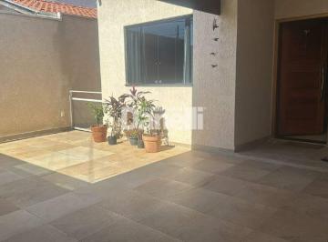 Casa · 119m² · 2 Quartos · 2 Vagas · Casa à venda em Taubaté/SP (Bairro Esplanada Santa Helena) | 2 dorms, 1 suíte, 2 vagas