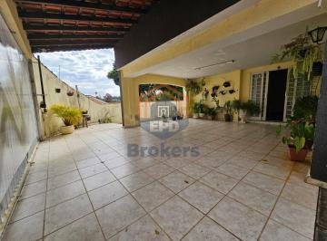 Casa · 188m² · 4 Quartos · 2 Vagas · Casa em Parque Residencial Eloy Chaves - Jundiaí