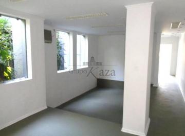 Comercial · 300m² · 6 Quartos · 3 Vagas · Oportunidade - Casa Comercial - Jardim América - 300m².