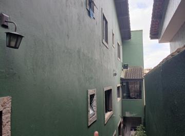 993eb576-f2a5-4d57-9795-7d63369d0dbe · Deslumbrante sobrado para venda em Jardim Guapituba com 3 quartos, sendo 1 suíte, 255m²