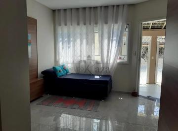 Casa · 175m² · 3 Quartos · 2 Vagas · Casa Térrea - Loteamento Villa Branca - 3 Dormitórios - 94m².