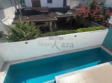 Casa · 312m² · 3 Quartos · 5 Vagas · Casa em Condomínio - Villa Branca - Residencial Quintas do Vila Branca - 3 Suítes - 245m².