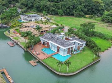 Casa · 800m² · 7 Quartos · 6 Vagas · Exclusividade à beira da marina, com elegância e vista deslumbrante