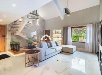 Casa · 319m² · 3 Quartos · 3 Vagas · Casa mobiliada com piscina e espaço gourmet no Cristo Redentor