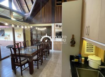 Casa · 193m² · 4 Quartos · 3 Vagas · Casa térrea com 2 suítes com amplo pátio,