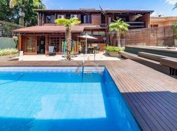 Casa · 330m² · 4 Quartos · 4 Vagas · Casa com 4 dormitórios, suíte, piscina e 4 vagas.