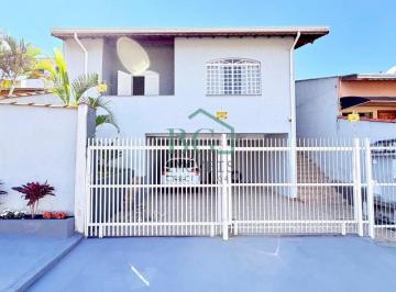 FACHADA · Excelente casa á venda no bairro Residencial Mantiqueira em Poços de Caldas MG.
