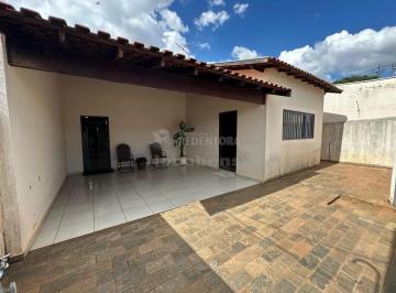 Casa · 242m² · 3 Quartos · 2 Vagas · Parque Industrial - Casa com 3 dorms, sendo 1 suite, varanda, churrasqueira, sala, varanda.