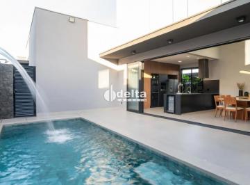 Casa · 360m² · 3 Quartos · 4 Vagas · Casa Térrea de Alto Padrão à Venda em Condomínio Fechado
