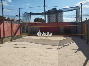 Comercial · 360m² · 3 Quartos · 4 Vagas · Casa comercial disponível para venda no bairro Segismundo Pereira em Uberlândia-MG