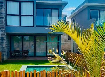 Casa · 93m² · 2 Quartos · 2 Vagas · Casa Duplex 2 Suítes, 93m², Piscina Privada em Condomínio à Beira-Mar na Praia do Marceneiro, na Rot