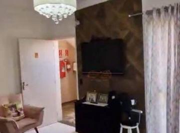 21158eb7d41a0d8691fb52b68358c6ff21a8fad5 · Casa Residencial / Jardim Ester