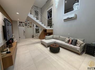 Casa · 257m² · 4 Quartos · 2 Vagas · Casa Alto Padrão em Centro, Navegantes/SC