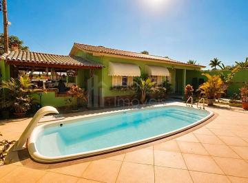 Casa · 97m² · 4 Quartos · 3 Vagas · Casa mobiliada com 4 quartos, piscina e edícula a apenas 850 metros da Praia do Coqueiral