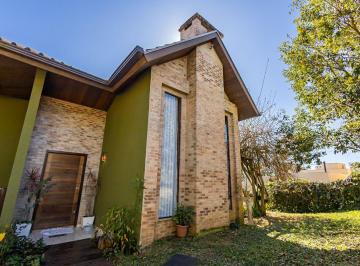 Casa de 3 quartos, Curitiba · Casa de Campo na Cidade com 3 Quartos à venda, 200m² - Pilarzinho