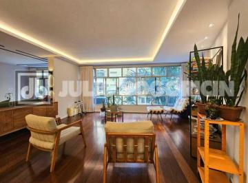 Apartamento · 165m² · 4 Quartos · 2 Vagas · Paissandu! Quadra da praia, apartamento amplo, reformado, três quartos, suíte. D