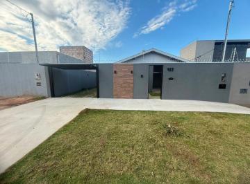 kvxv7fm2ytczotliyzcxntm0_md · Casa reformada com terreno de 360m² no Pioneiros
