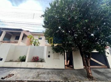 Casa · 4 Quartos · 1 Vaga · Sobrado de tirar o folego