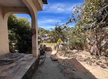 Casa · 175m² · TERRENO EXTENSO COM 3 MORADIAS CONSTRUIDAS